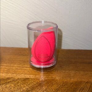 NWT Beautyblender Makeup Sponge
